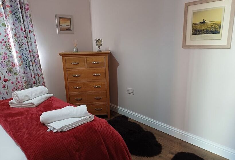 Charming 2 Bed Cottage In Central Ripon