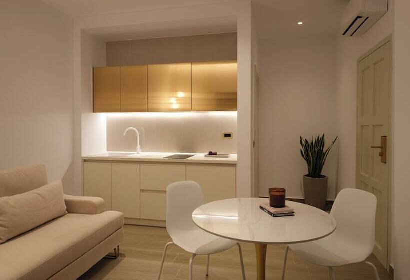 Golden Luxury Suites