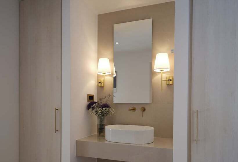 Golden Luxury Suites