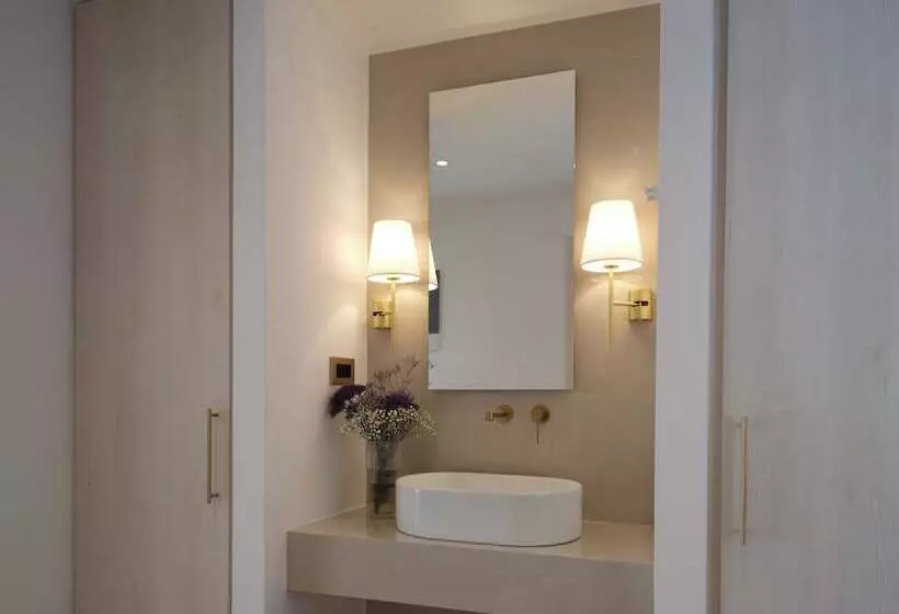 Golden Luxury Suites