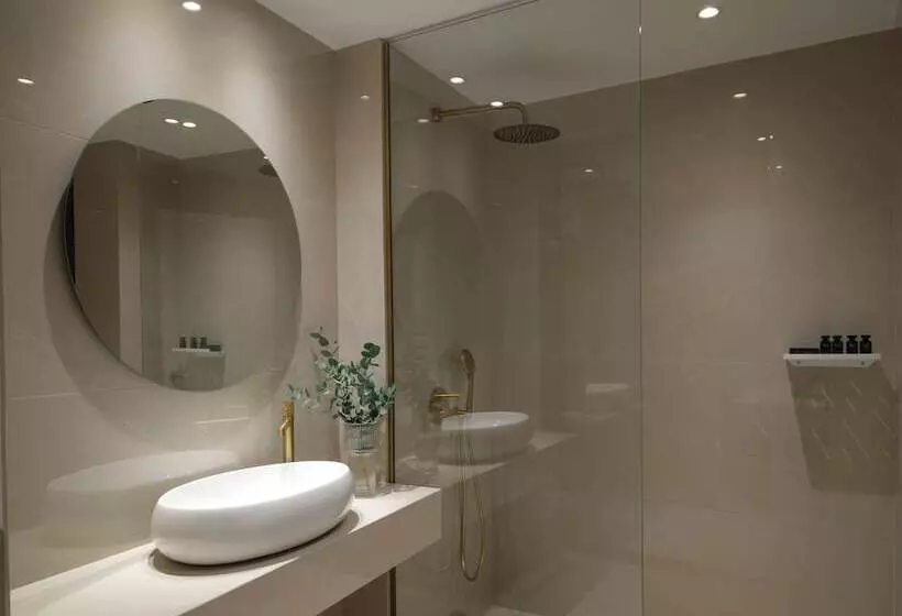 Golden Luxury Suites