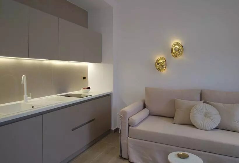 Golden Luxury Suites