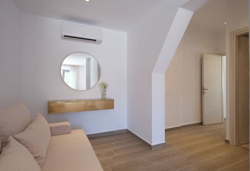 Golden Luxury Suites