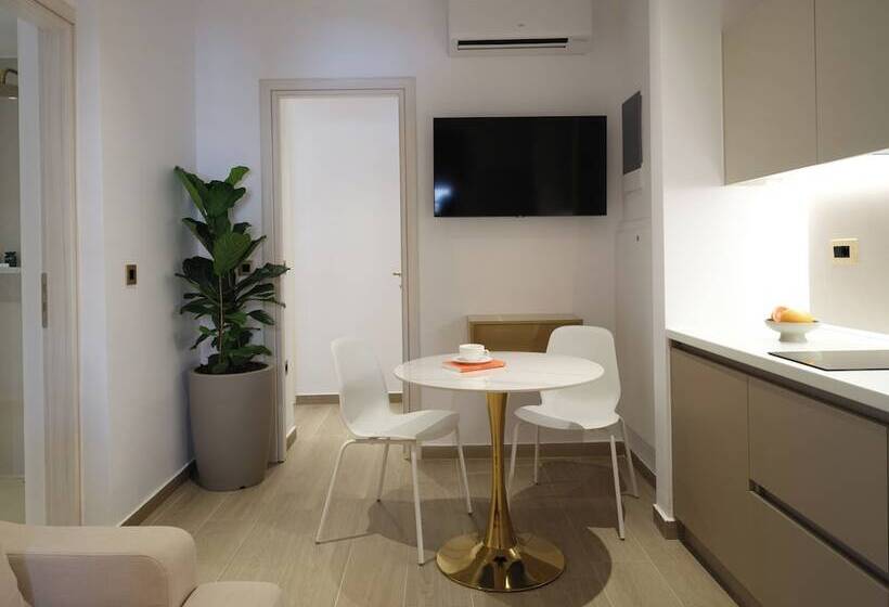 Golden Luxury Suites