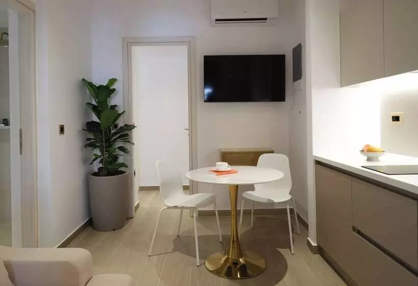 Golden Luxury Suites