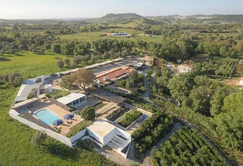 ホテル Gandum Village