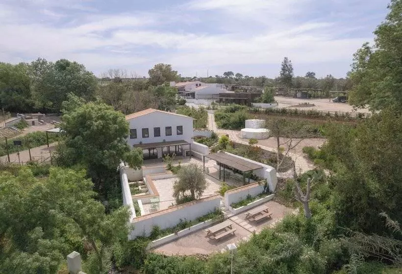 ホテル Gandum Village