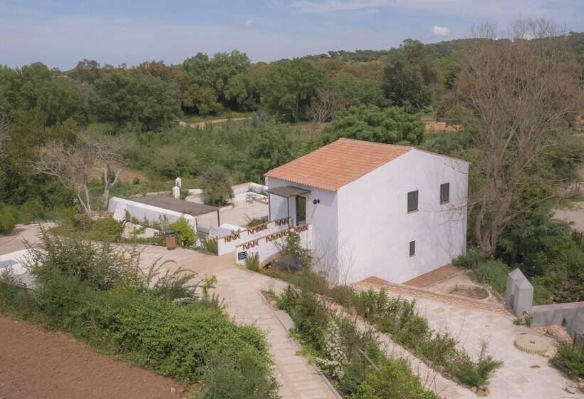 ホテル Gandum Village