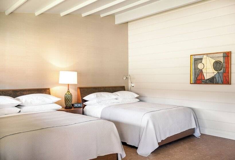 فندق Otis Harbor Springs