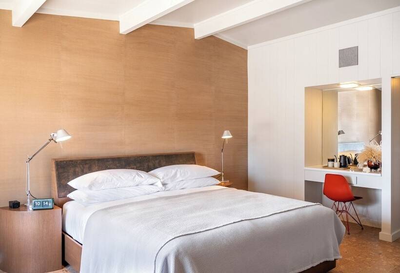 فندق Otis Harbor Springs