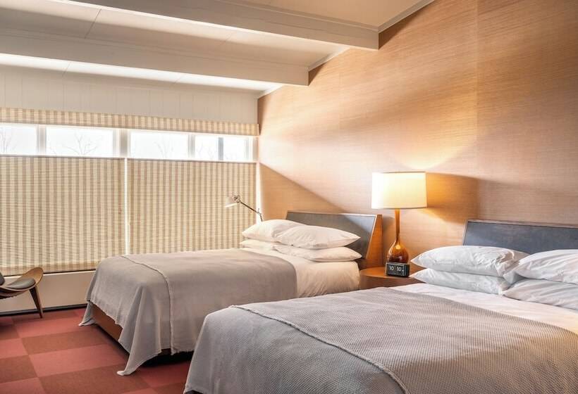 فندق Otis Harbor Springs