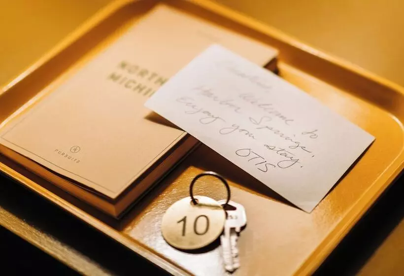 Hotelli Otis Harbor Springs