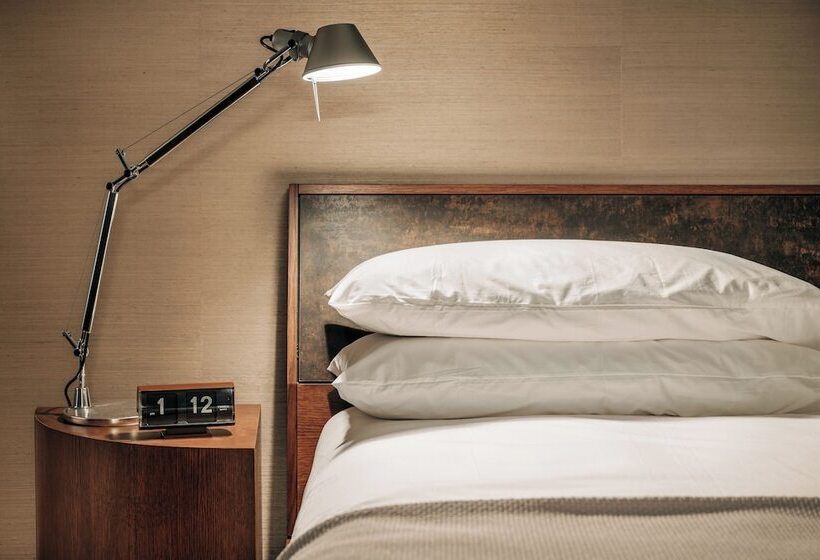 فندق Otis Harbor Springs