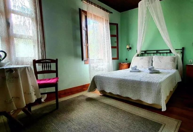 Hotelli Varosi Guesthouse