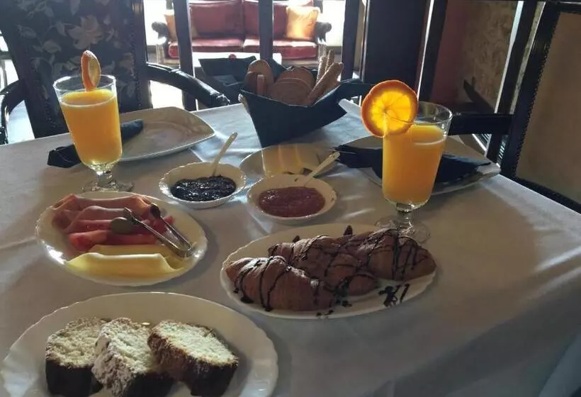 Hotelli Varosi Guesthouse