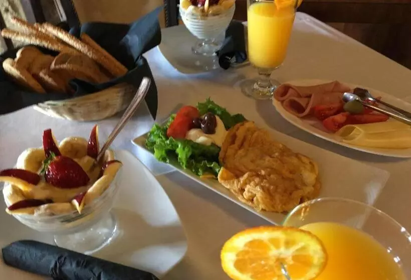 Hotelli Varosi Guesthouse