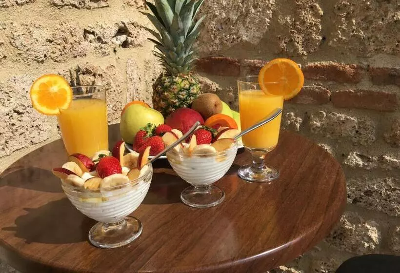 Hotelli Varosi Guesthouse