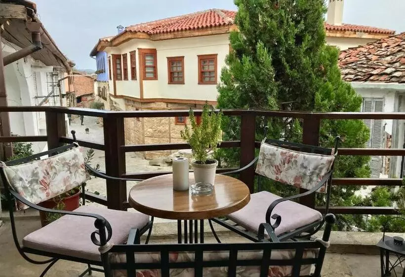 Hotelli Varosi Guesthouse