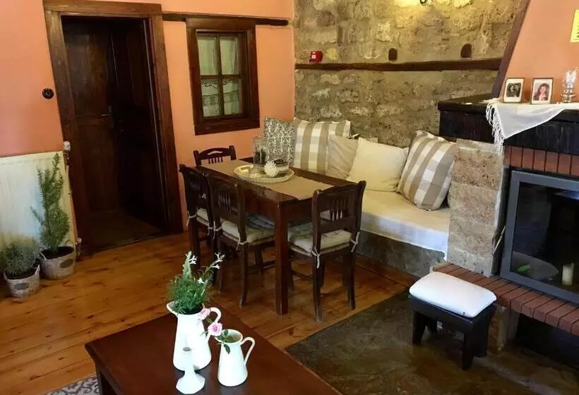 Hotelli Varosi Guesthouse