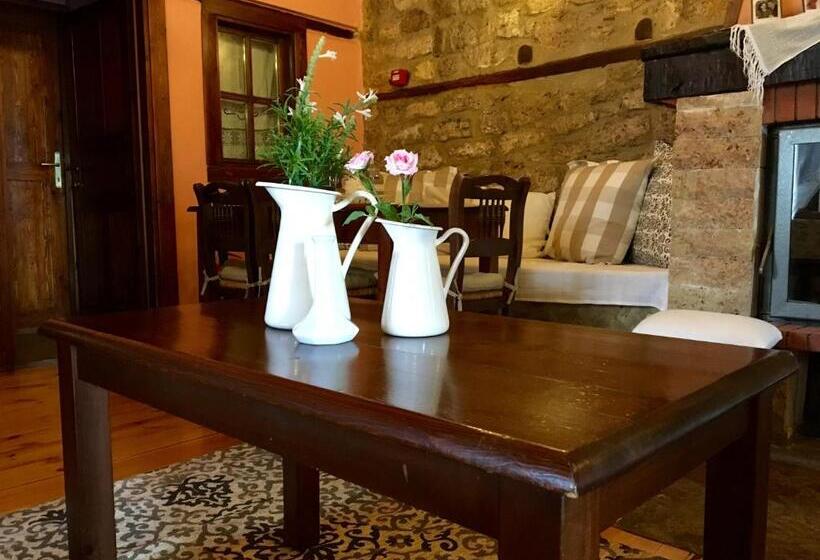 ホテル Varosi Guesthouse