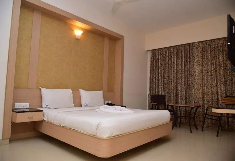 Hotelli Varshan International