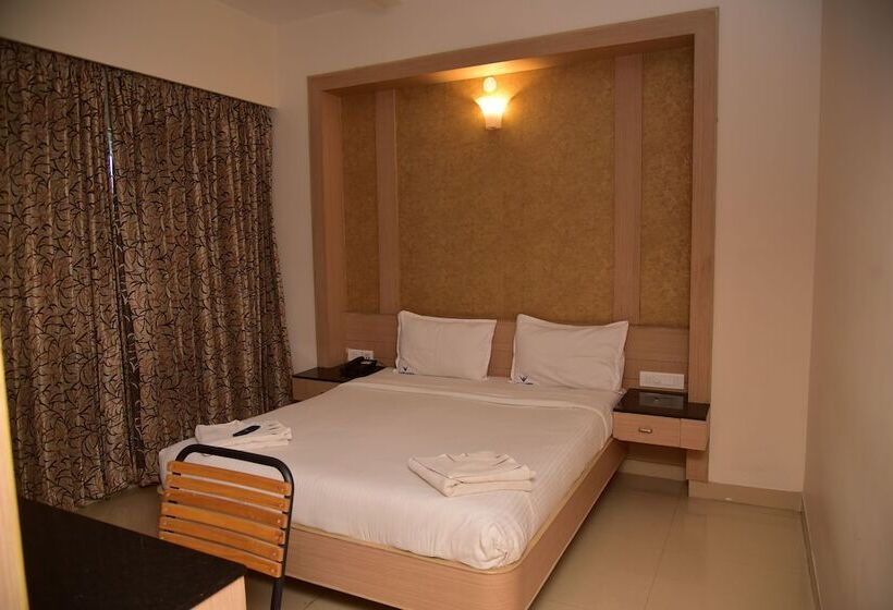 Hotel Varshan International