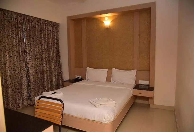 Hotelli Varshan International