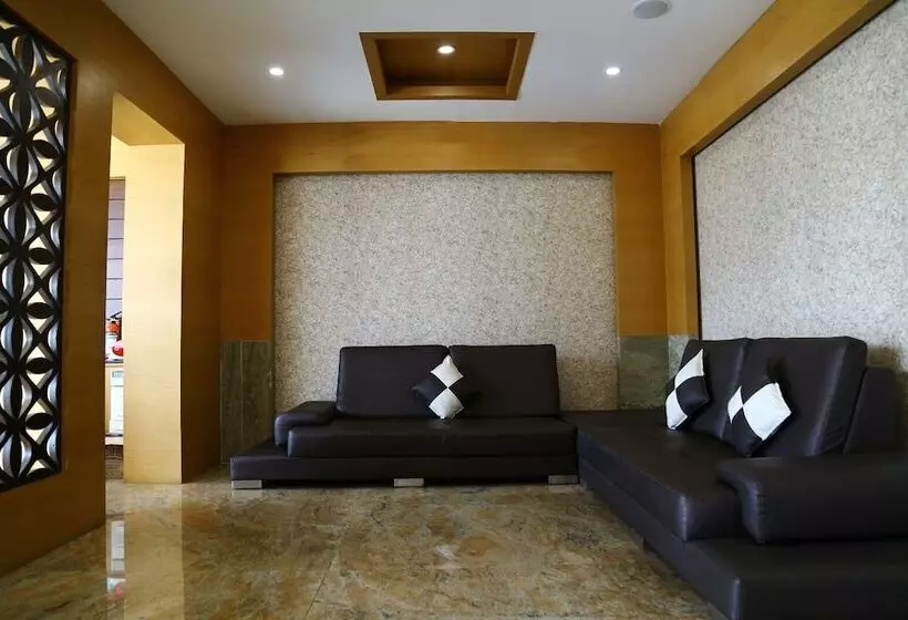 Hotelli Varshan International