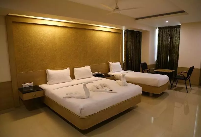 Hotelli Varshan International