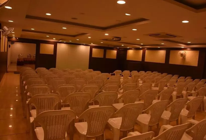 Hotelli Varshan International