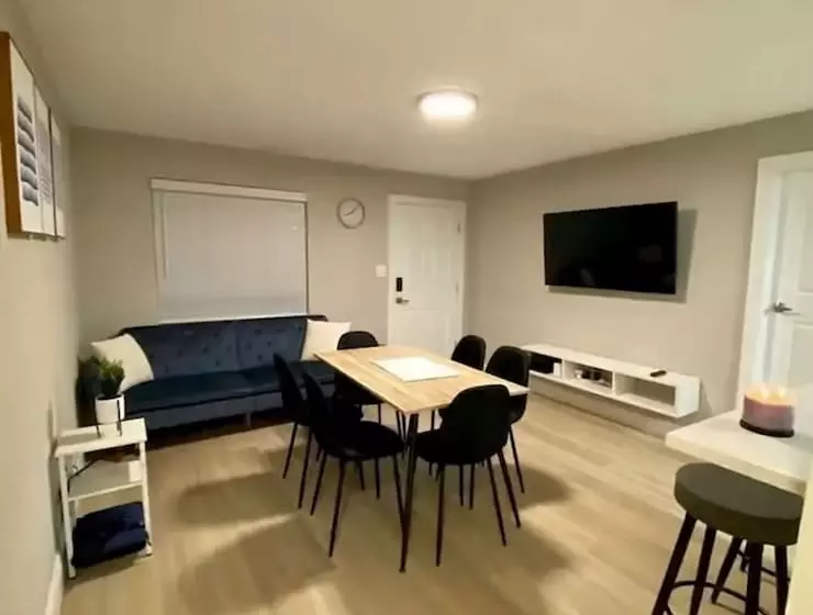 پانسیون Amazing House Relax Near Raymond Stadium