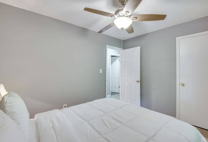 Athens Home W/ Deck Near Sanford Stadium!