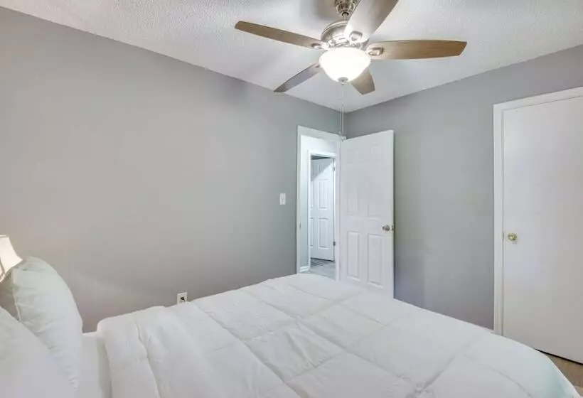 Athens Home W/ Deck   Near Sanford Stadium!