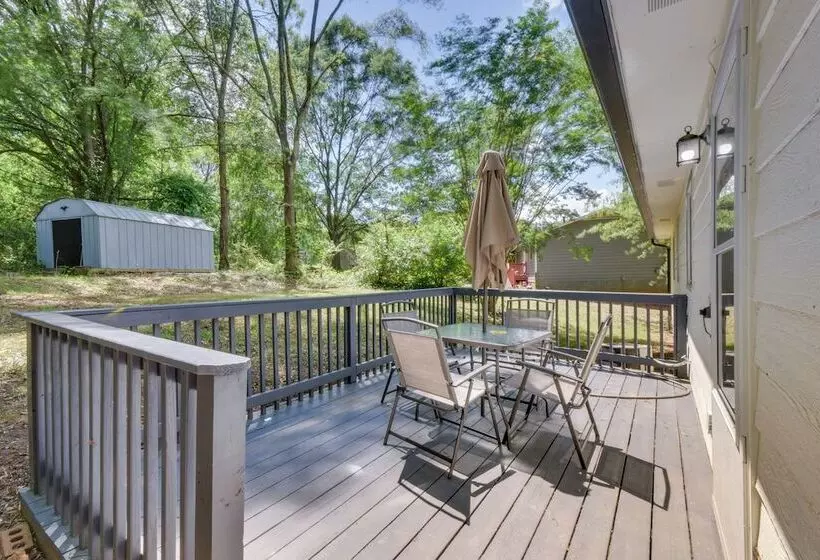 Athens Home W/ Deck   Near Sanford Stadium!