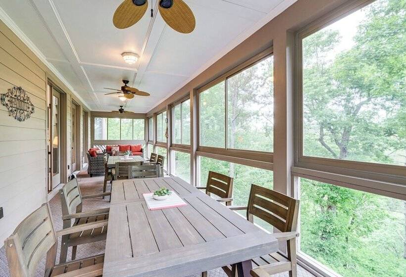 Beautiful Coosawattee River Retreat W/ Hot Tub!
