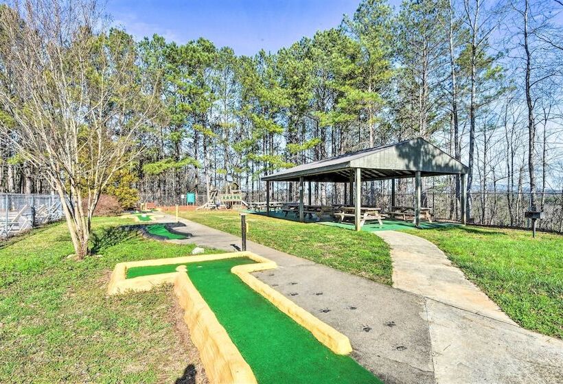 Beautiful Coosawattee River Retreat W/ Hot Tub!