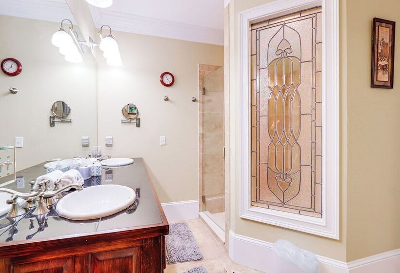 Beautiful Coosawattee River Retreat W/ Hot Tub!