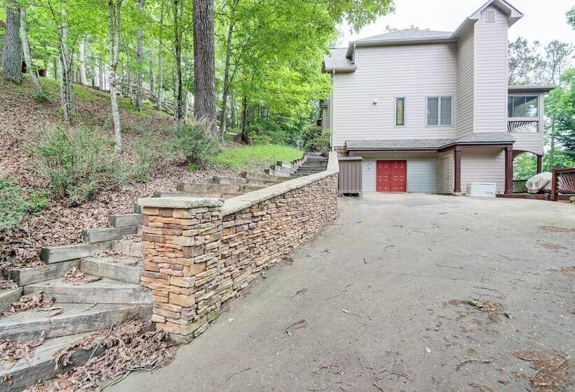 Beautiful Coosawattee River Retreat W/ Hot Tub!