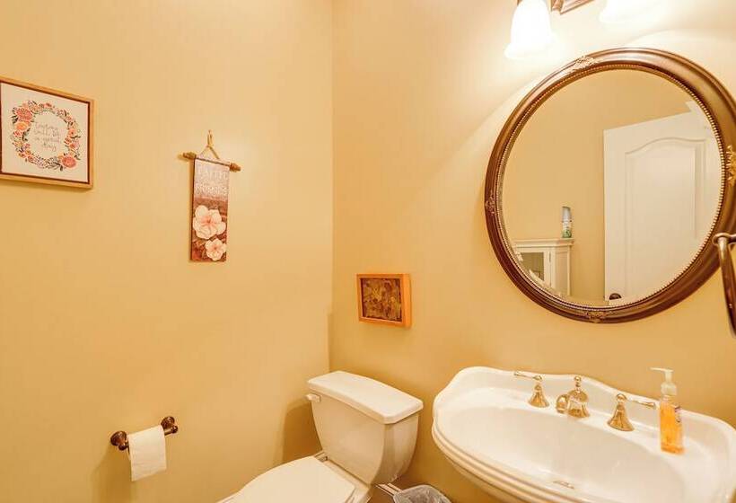 Beautiful Coosawattee River Retreat W/ Hot Tub!