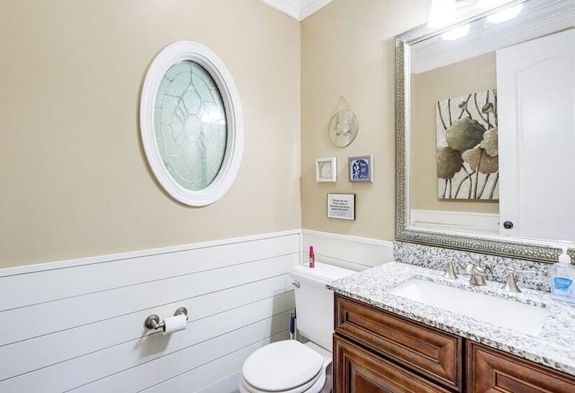 Beautiful Coosawattee River Retreat W/ Hot Tub!