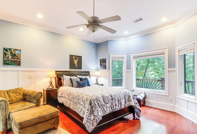 Beautiful Coosawattee River Retreat W/ Hot Tub!