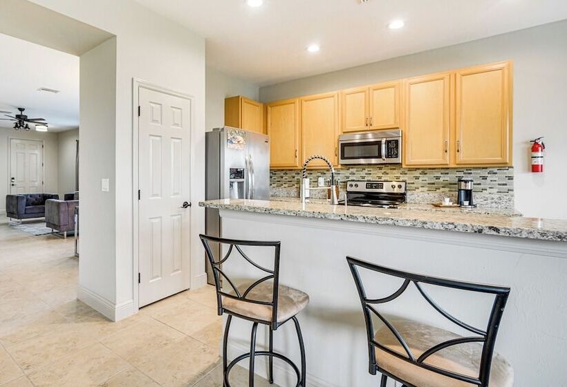 Sunroom & Canal Views: Cape Coral Home Near Parks