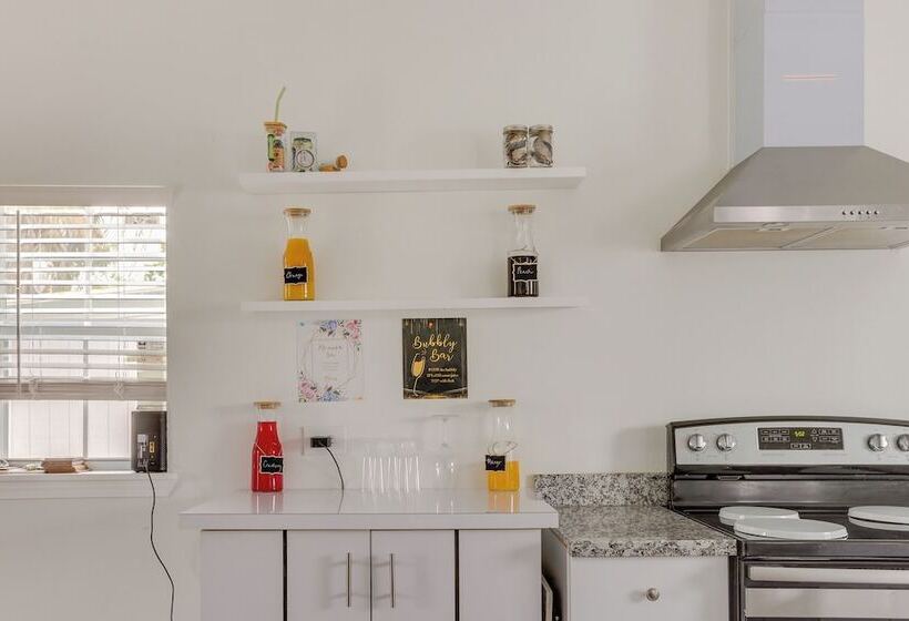 Canal Front Freeport Home ~ 4 Mi To Surfside Beach