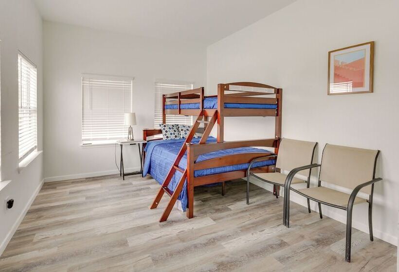 Canal Front Freeport Home ~ 4 Mi To Surfside Beach