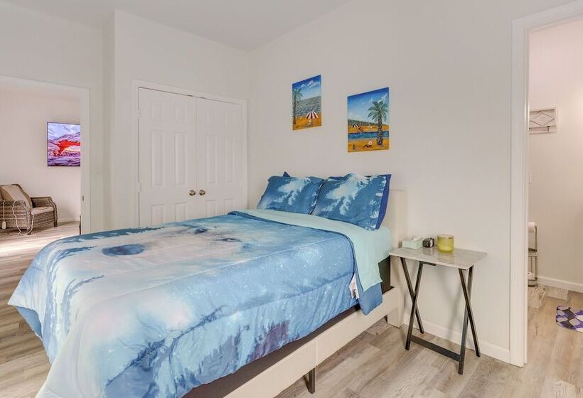 Canal Front Freeport Home ~ 4 Mi To Surfside Beach