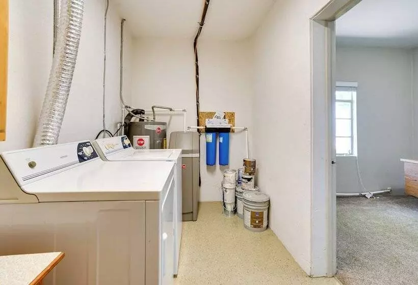 Charming Emmett Home W/ Patio   14 Mi To Reservoir