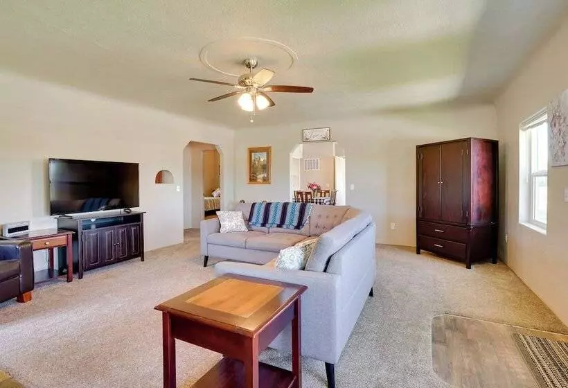 Charming Emmett Home W/ Patio   14 Mi To Reservoir