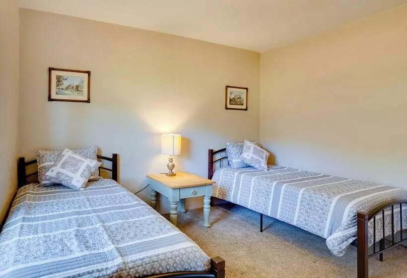 Charming Emmett Home W/ Patio   14 Mi To Reservoir