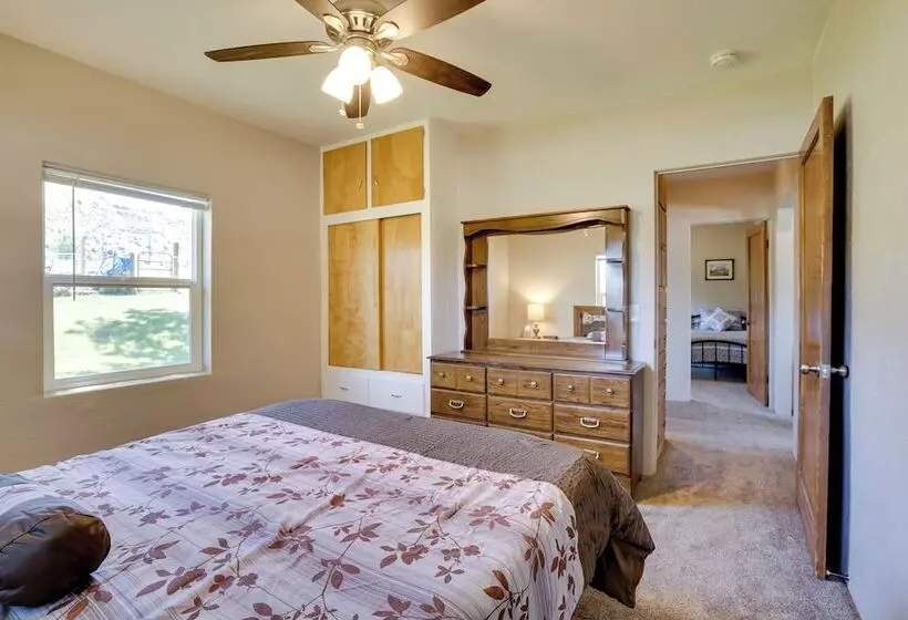 Charming Emmett Home W/ Patio   14 Mi To Reservoir