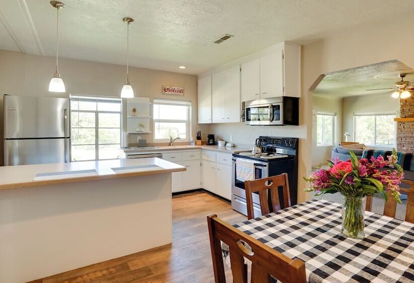 Charming Emmett Home W/ Patio 14 Mi To Reservoir